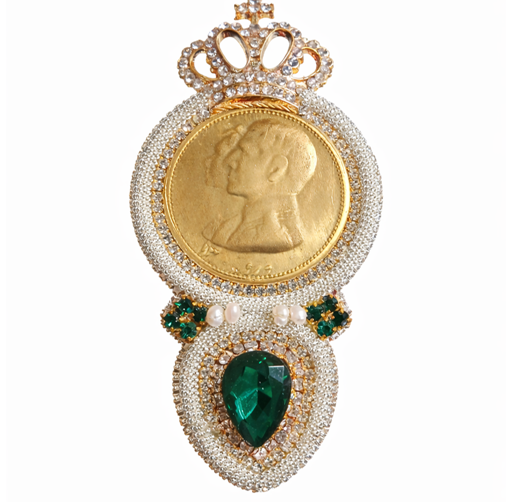 Crowned legacy brooch